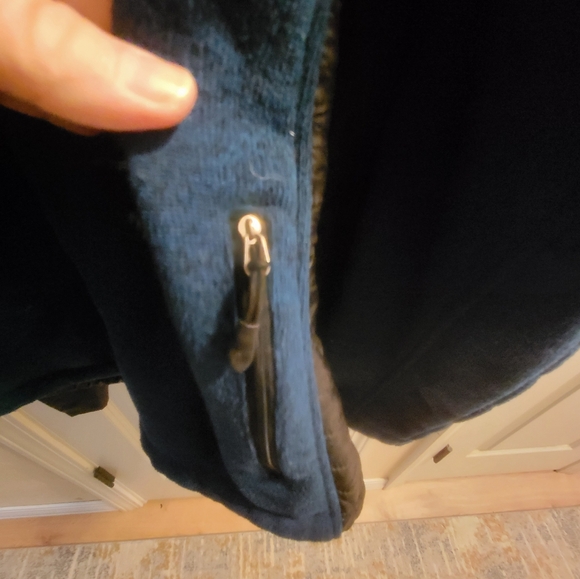 New Balance Sweater style hoodie jacket - Picture 3 of 6